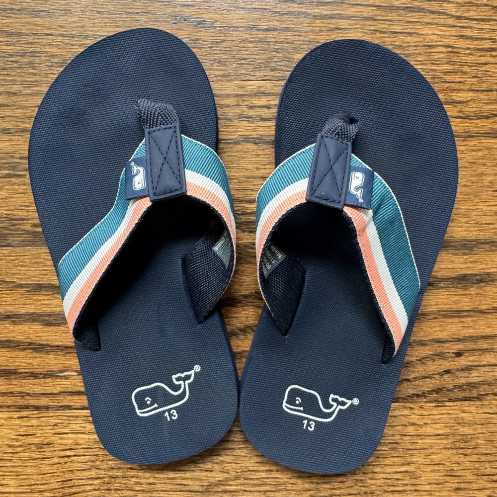Vineyard Vines Kids Navy Flip Flops with Whale Logo, size 13